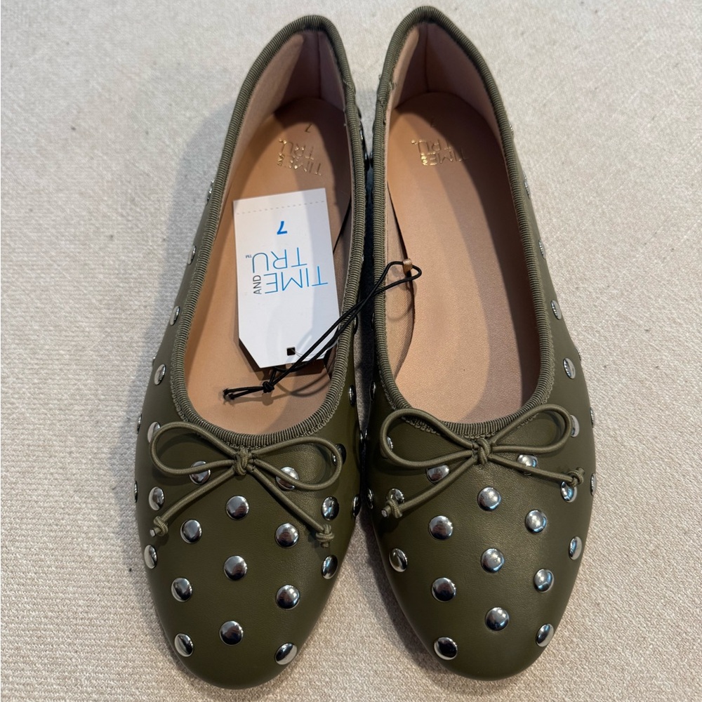 Time and Tru Women's Studded Ballet Flat, Matte Green, Sz 7, NWT - Picture 2 of 7